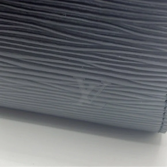 Louis Vuitton Dauphine Epi Clutch - Picture 2 of 12